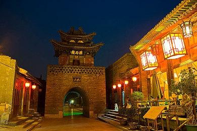 《英雄联盟》战斗之夜开启：全英雄开放 可领免费皮肤